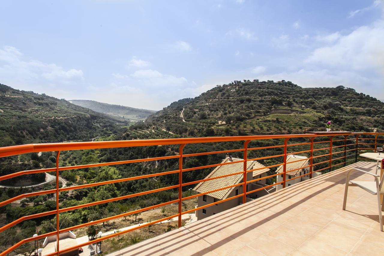 Estate Kares Apart otel Tílisos Dış mekan fotoğraf